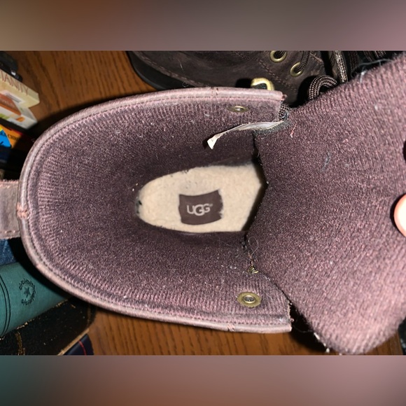 UGG duck boots - men’s 9.5, choc brown, great condition, lightly worn - Picture 4 of 9